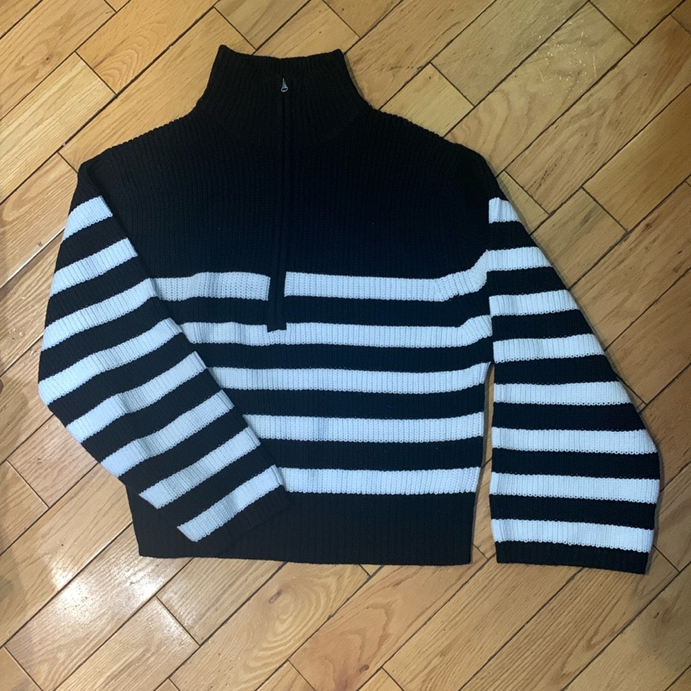 COPY - Like-new Dynamite sweater